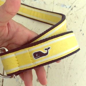Size small navy and yellow vineyard vines belt